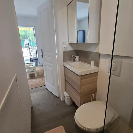דירה T1 Avec Jardin *